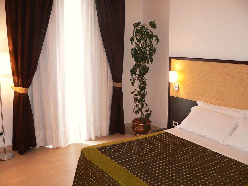 Il Grillo Hotel Pulsano Exterior photo